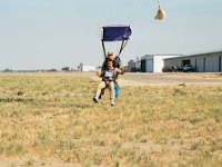 USA ID Caldwell 2002JUL21 FITZY SkydiveIdaho 018  How easy it this??? : 2002, Americas, Caldwell, Idaho, July, North America, Skydive Idaho, Skydiving, USA