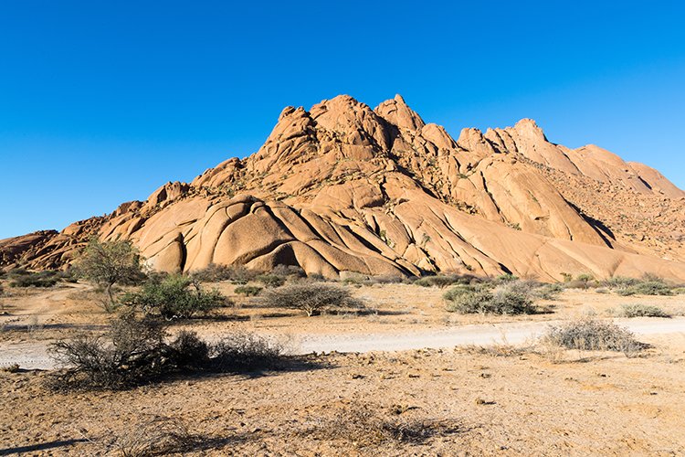 NAM ERO Spitzkoppe 2016NOV24 CampHill 002