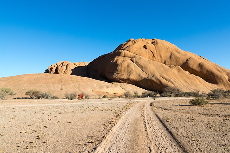 NAM ERO Spitzkoppe 2016NOV24 CampHill 003