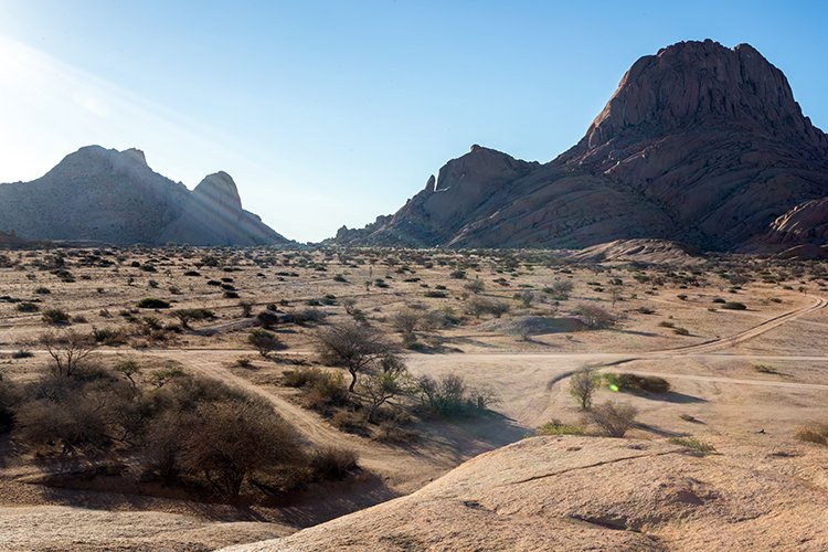 NAM ERO Spitzkoppe 2016NOV24 CampHill 012