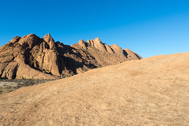 NAM ERO Spitzkoppe 2016NOV24 CampHill 014