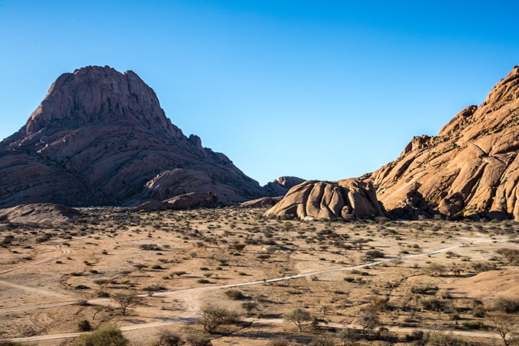 NAM ERO Spitzkoppe 2016NOV24 CampHill 016
