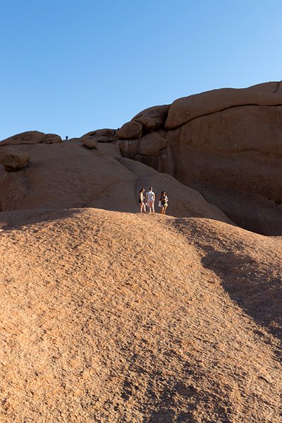 NAM ERO Spitzkoppe 2016NOV24 CampHill 025