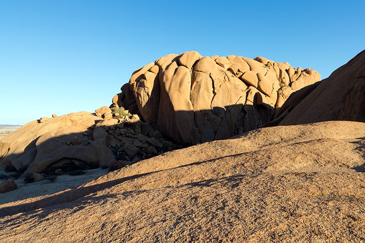 NAM ERO Spitzkoppe 2016NOV24 CampHill 026