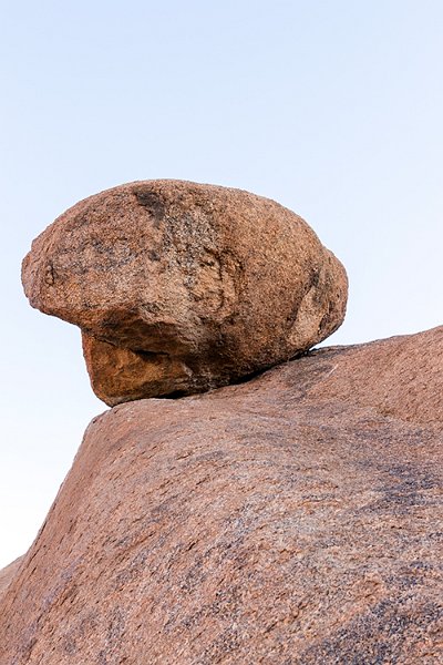 NAM ERO Spitzkoppe 2016NOV24 CampHill 032