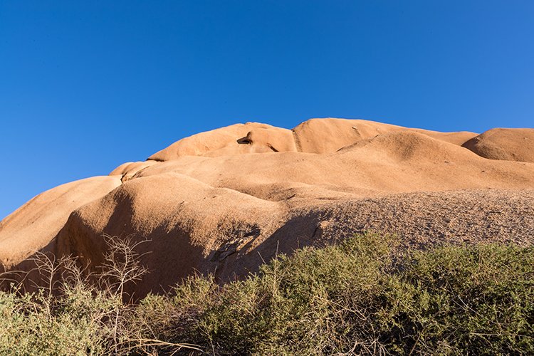 NAM ERO Spitzkoppe 2016NOV24 CampHill 046