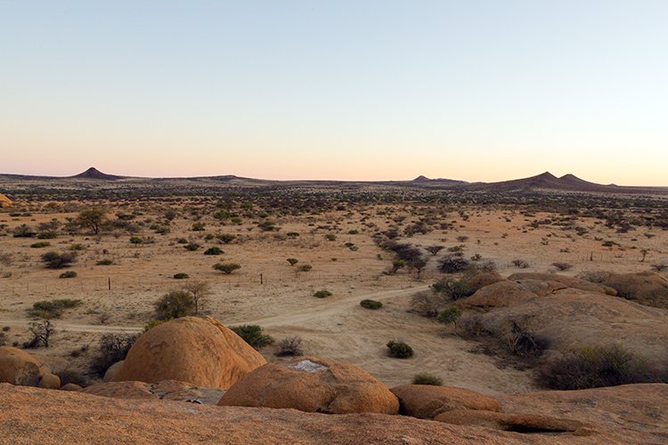 NAM ERO Spitzkoppe 2016NOV24 NaturalArch 029
