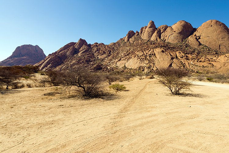 NAM ERO Spitzkoppe 2016NOV24 Office 005