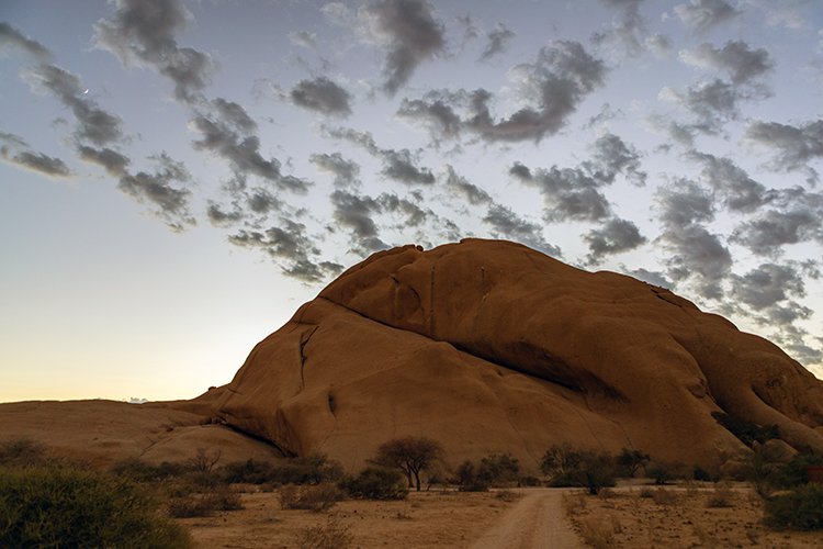 NAM ERO Spitzkoppe 2016NOV25 003
