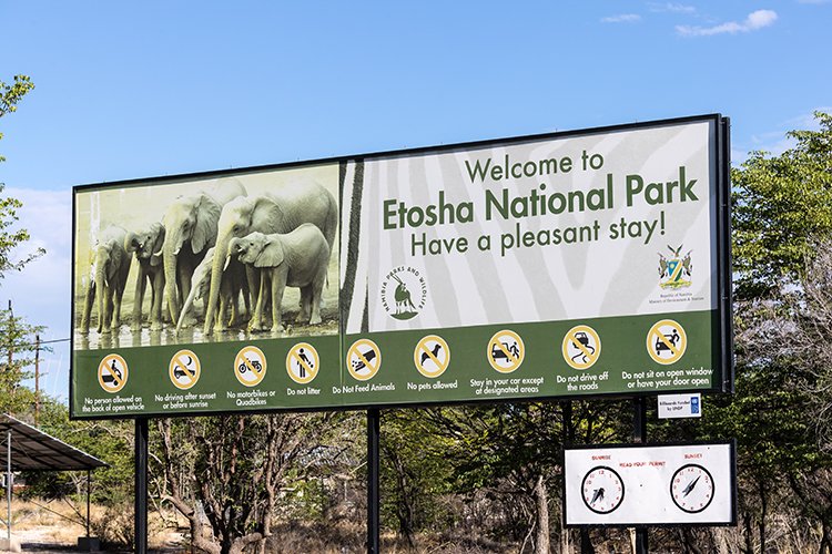 NAM KUN Etosha 2016NOV26 SouthEntrance 001