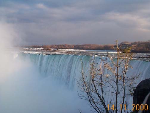 CAN ON NiagaraFalls 2000NOV14 006