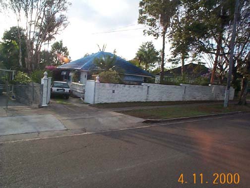 AUS QLD Brisbane 2000NOV04 FluxysHouse 001