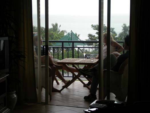 AUS QLD Cairns 2003APR20 Apartment 003