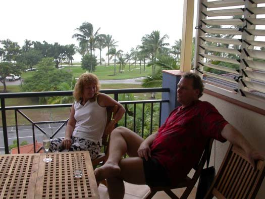AUS QLD Cairns 2003APR20 Apartment 004