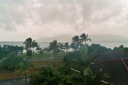 AUS QLD Cairns 2003APR20 Apartment 021