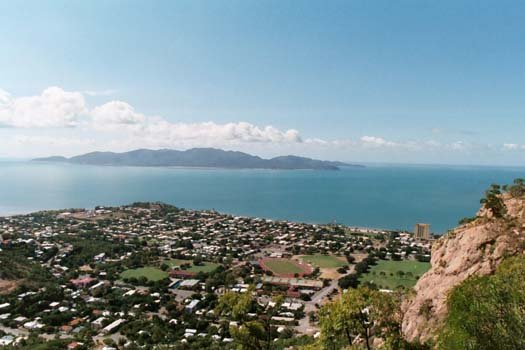 AUS QLD Townsville 20034APR14 CastleHill 003