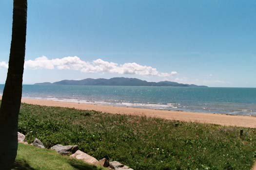 AUS QLD Townsville 20034APR14 TheStrand 001