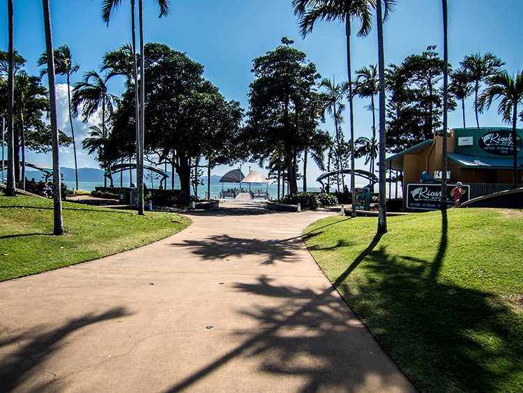 AUS QLD Townsville 2014SEPT07 TheStrand 001