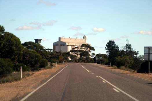 AUS SA Kyancutta 2004MAY24 002
