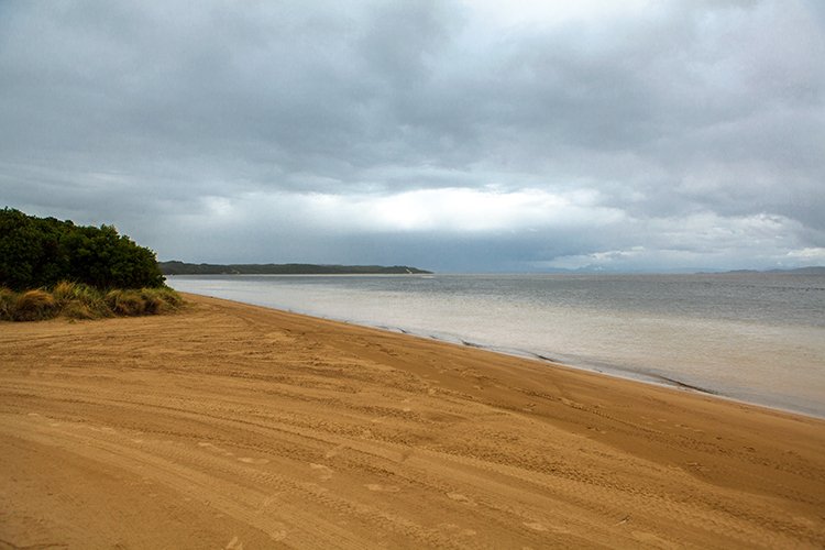 AUS TAS Strahan 2015JAN25 OceanBeach 004