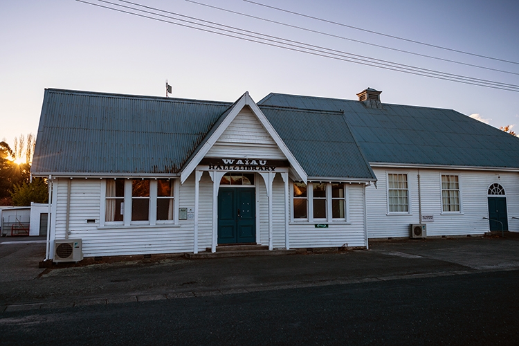 NZL CAN Waiau 2018APR21 TownHall 002