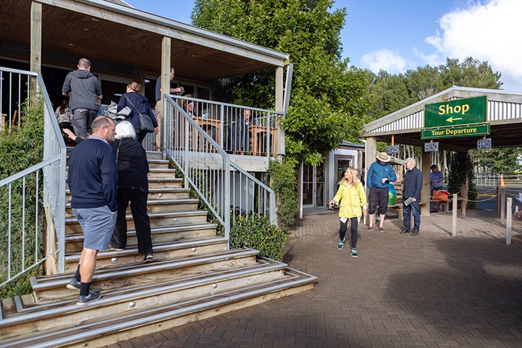 NZL WKO Matamata 2018APR18 Hobbiton 006